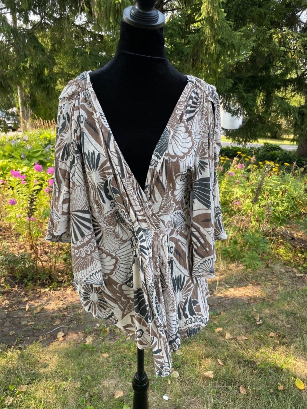 NWT Free People Top Butterfly Sleeve Deep V Boho Brown Cream Flowy  Sz M Artist